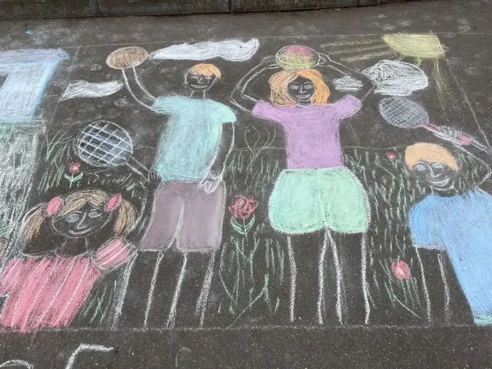 🎨 Фестиваль семейных ценностей  👨‍👩‍👧‍👦 В преддверии Международного дня семьи в начальной школе прош