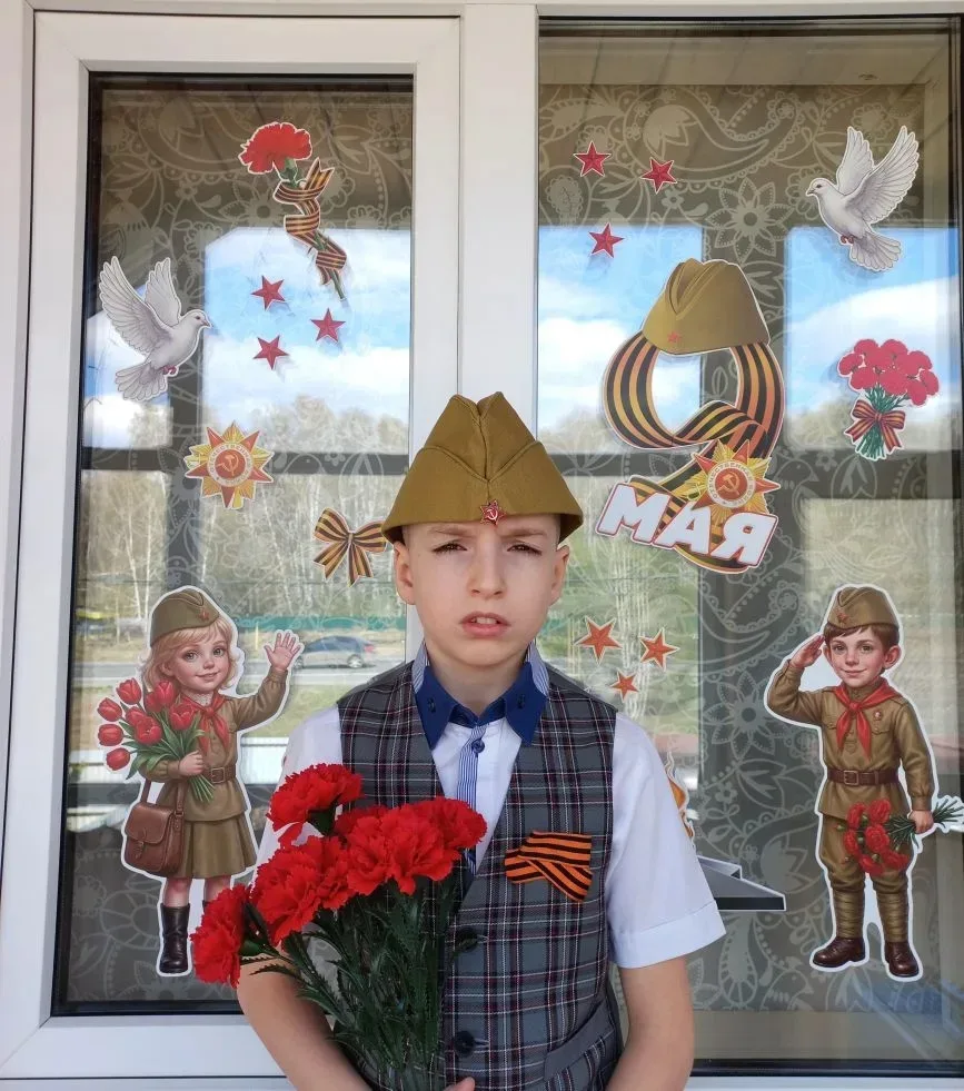 Наши учащиеся продолжают оформлять окна своих домов к Дню Победы🕯🎖🕊 Участники акции: ✅️Петрухин Ярос