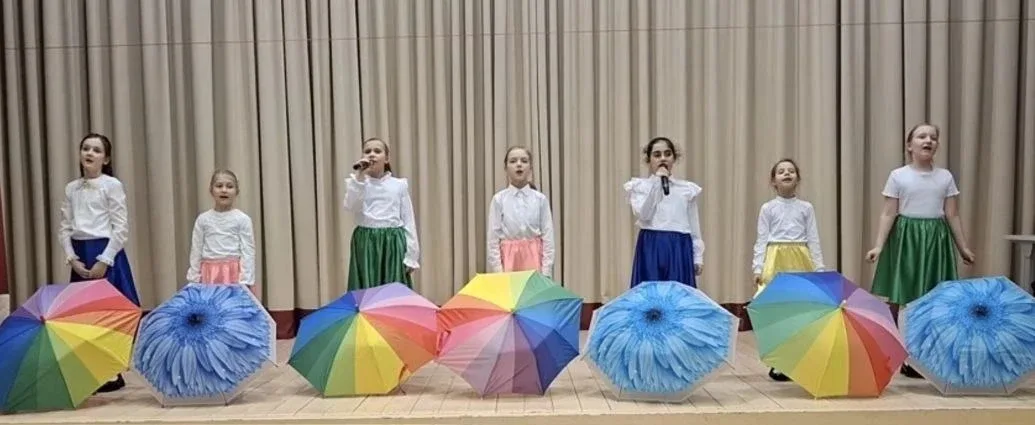 Наши таланты блистают на конкурсах — и мы ими невероятно гордимся! ✨  Во-первых, ученица 2 класса За