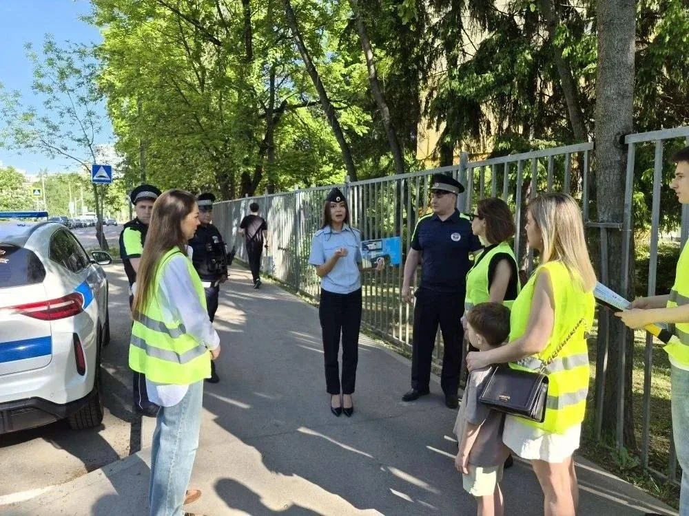 🚨 РОДИТЕЛЬСКИЙ ПАТРУЛЬ  Лучший способ научить ребёнка правилам дорожного движения - самим быть приме