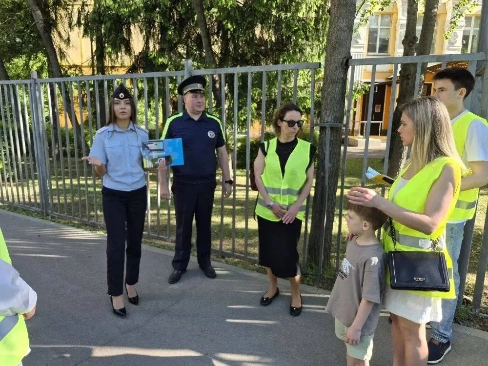 🚨 РОДИТЕЛЬСКИЙ ПАТРУЛЬ  Лучший способ научить ребёнка правилам дорожного движения - самим быть приме