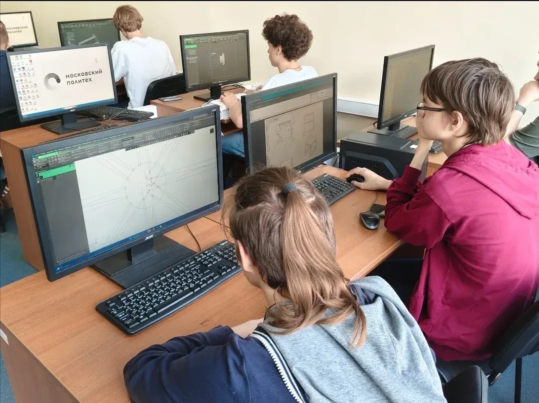 Первые шаги к большим инженерным победам! ⚙️💻  16 мая на базе Московского Политеха прошла олимпиада 