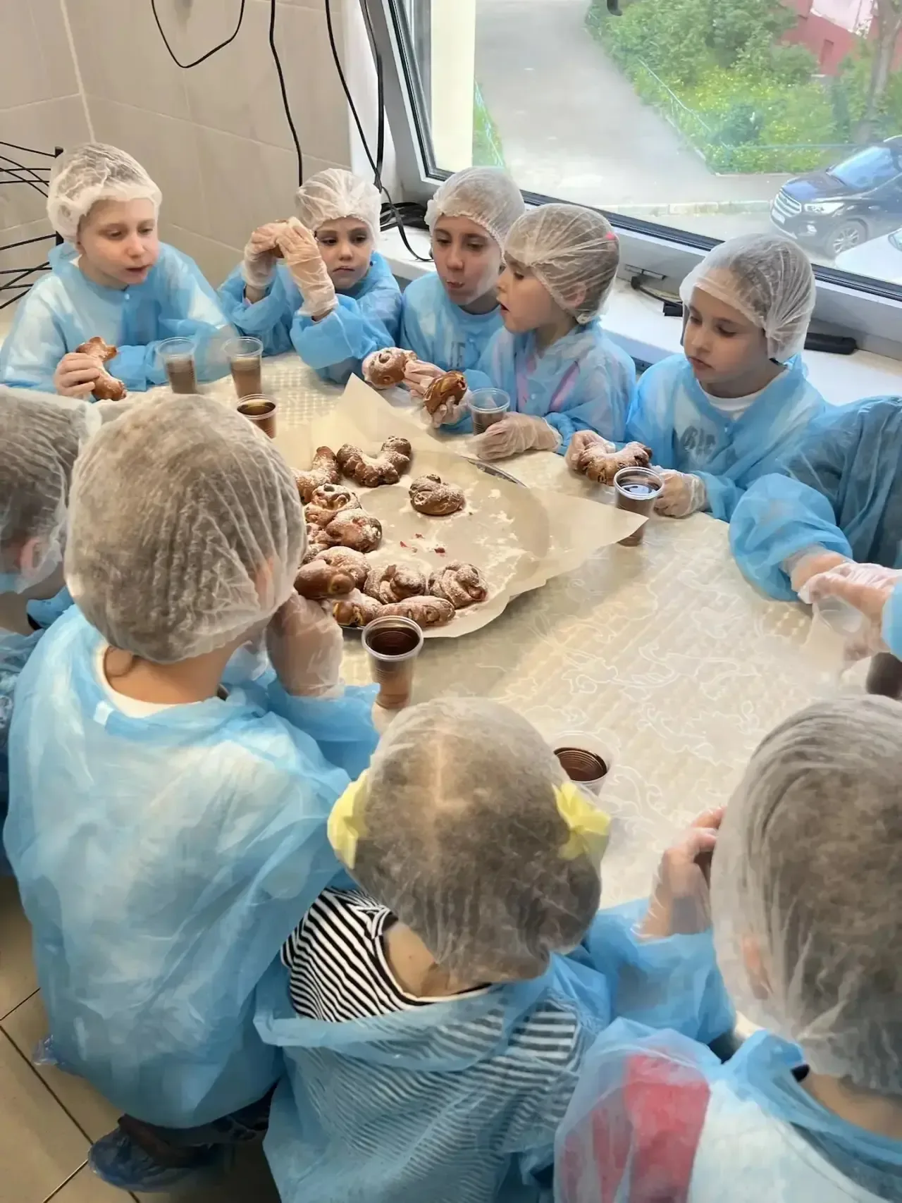 Все о производстве хлеба теперь знают наши первоклассники! 🥖  На примере приготовления батона ребята