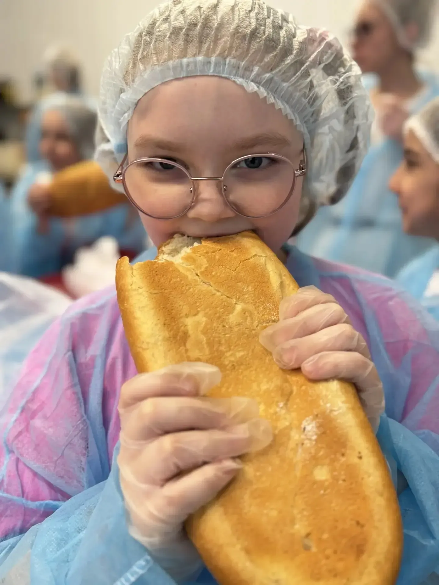 Все о производстве хлеба теперь знают наши первоклассники! 🥖  На примере приготовления батона ребята