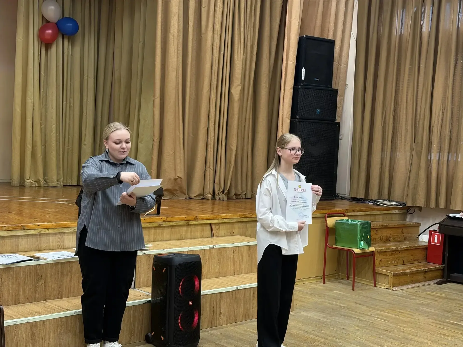 Доброе утро, страна! 🇷🇺  Сегодня уже 12 мая, и, несмотря на пасмурную погоду, в воздухе всё сильнее 
