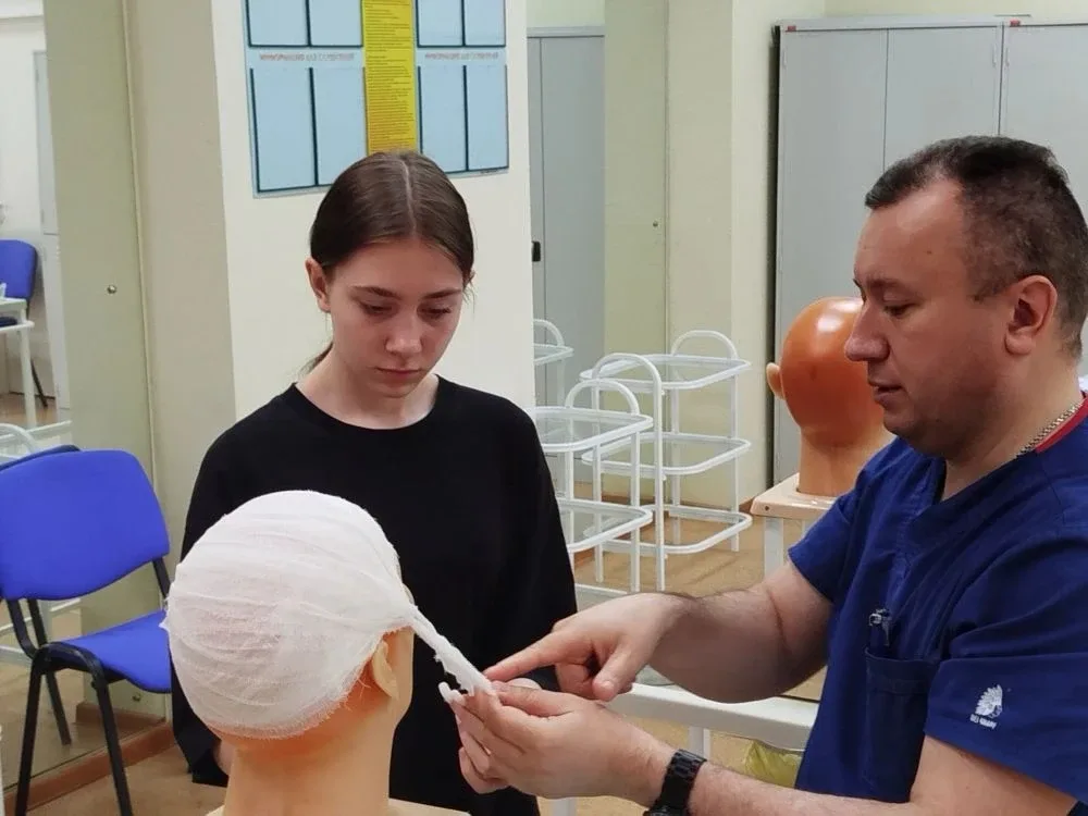 🏥 Ученики 9 «К» класса на профпробе в медицинском колледже  👩‍⚕👨‍⚕Наши девятиклассники попробовали с