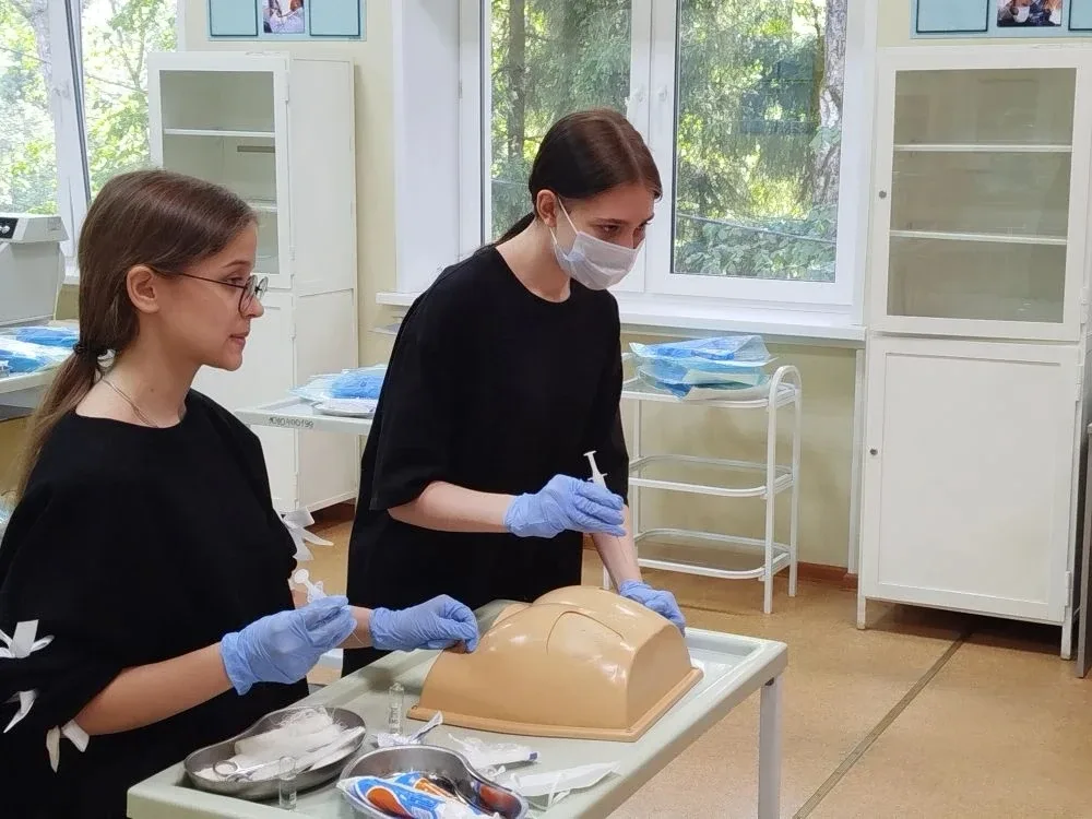 🏥 Ученики 9 «К» класса на профпробе в медицинском колледже  👩‍⚕👨‍⚕Наши девятиклассники попробовали с