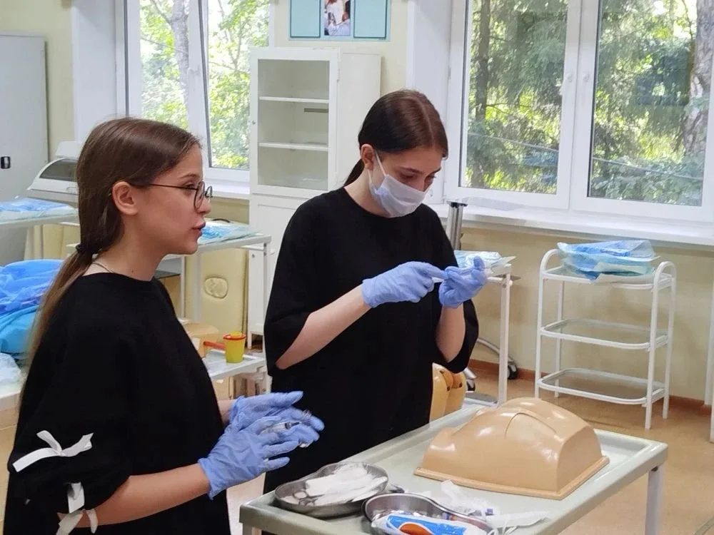 🏥 Ученики 9 «К» класса на профпробе в медицинском колледже  👩‍⚕👨‍⚕Наши девятиклассники попробовали с