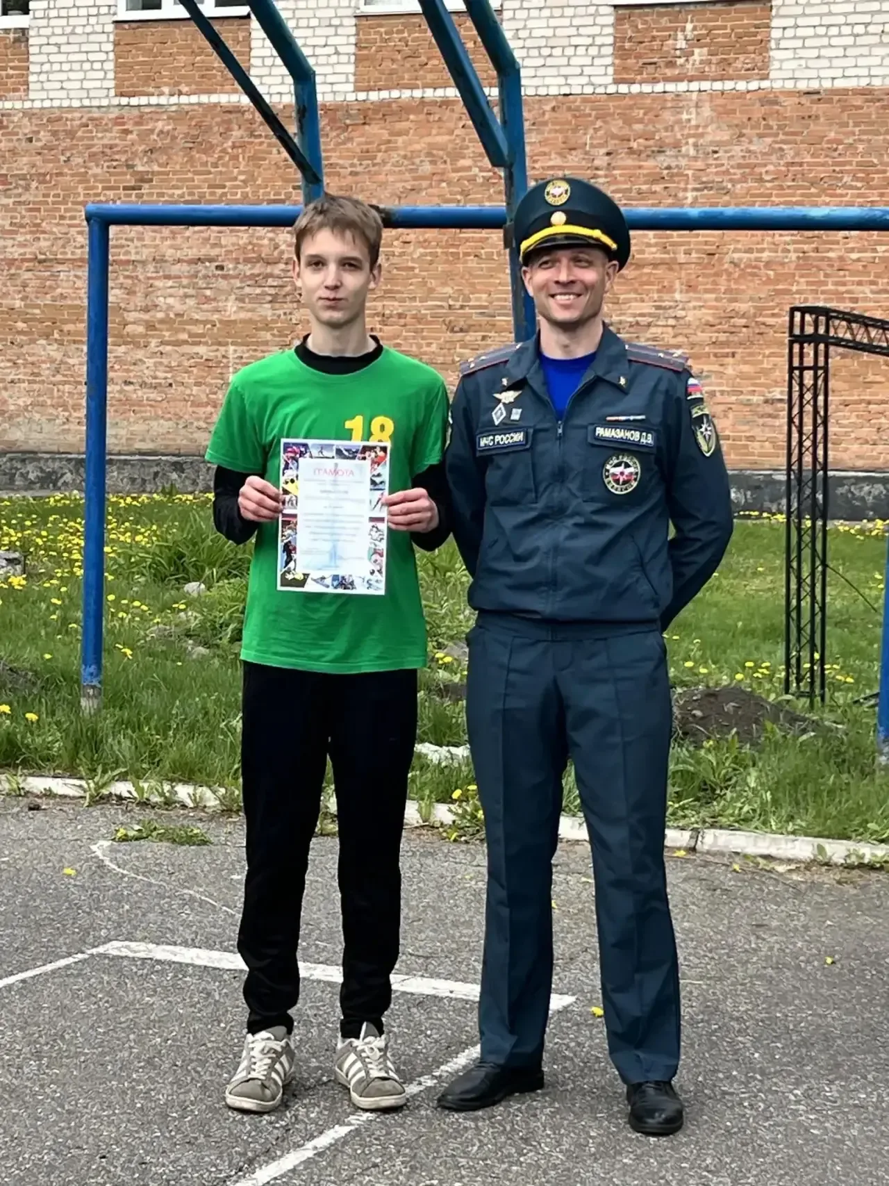 Сегодня прошли районные соревнования по пожарно-спасательному  спорту.  Команда школы №13, заняла  🥇