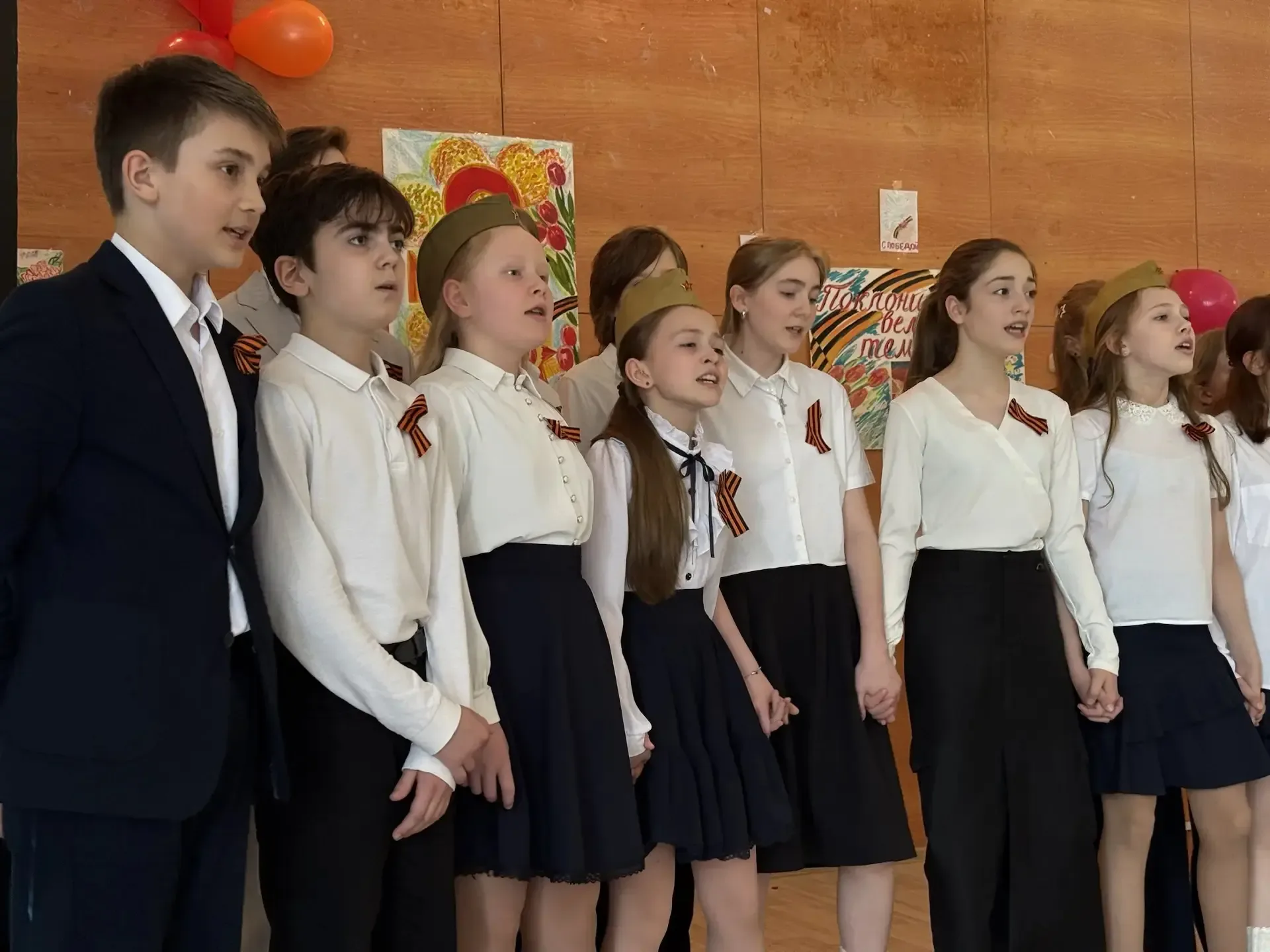 🕯 Строки, опалённые войной  📍 Ленинский проспект, 39А  ⭐ 8 мая в нашей школе прошёл фестиваль военно