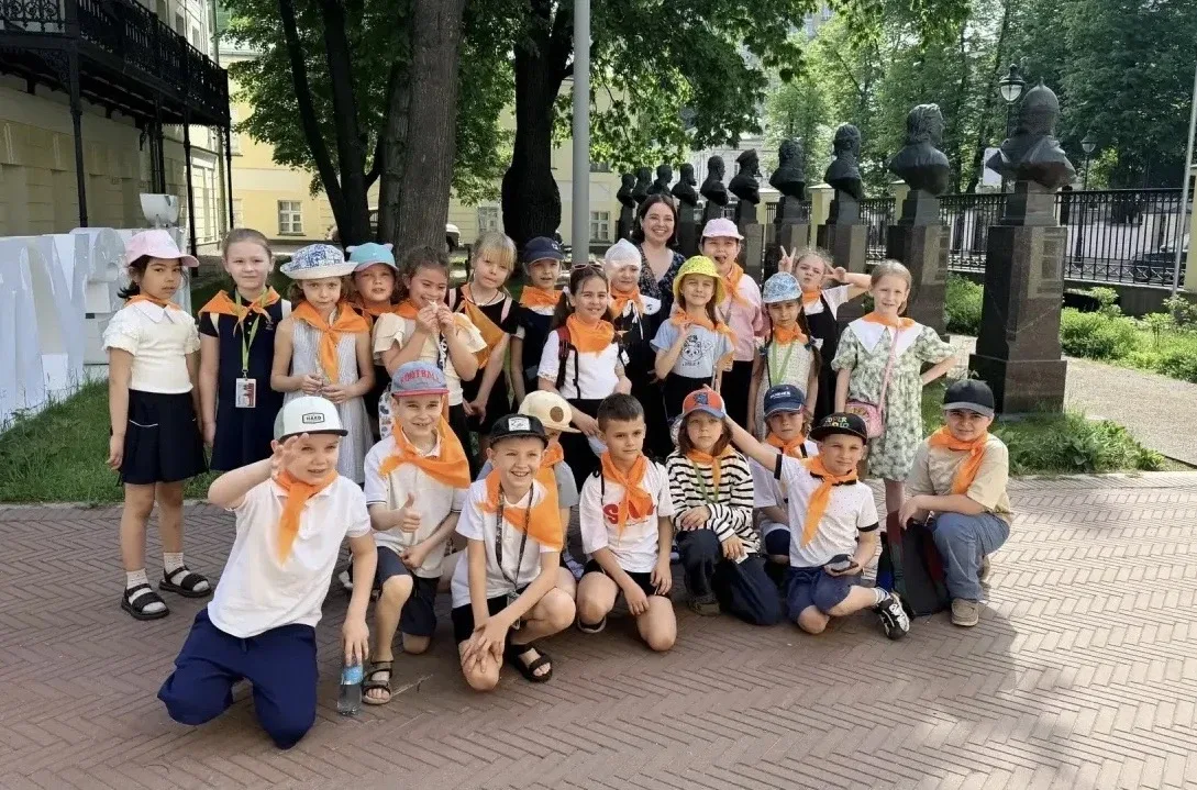 Увлекательное путешествие 👣  🎖️ Вчера ученики 1 класса «Г» вместе с классным руководителем Еленой Бо