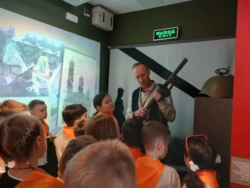Увлекательное путешествие 👣  🎖️ Вчера ученики 1 класса «Г» вместе с классным руководителем Еленой Бо