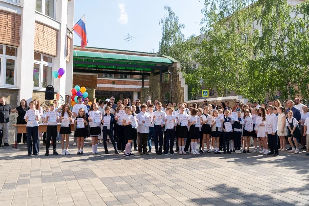 Выпускной из начальной школы 🔔  ✨ Веселые улыбки, прощание с первыми учителями и теплые воспоминания