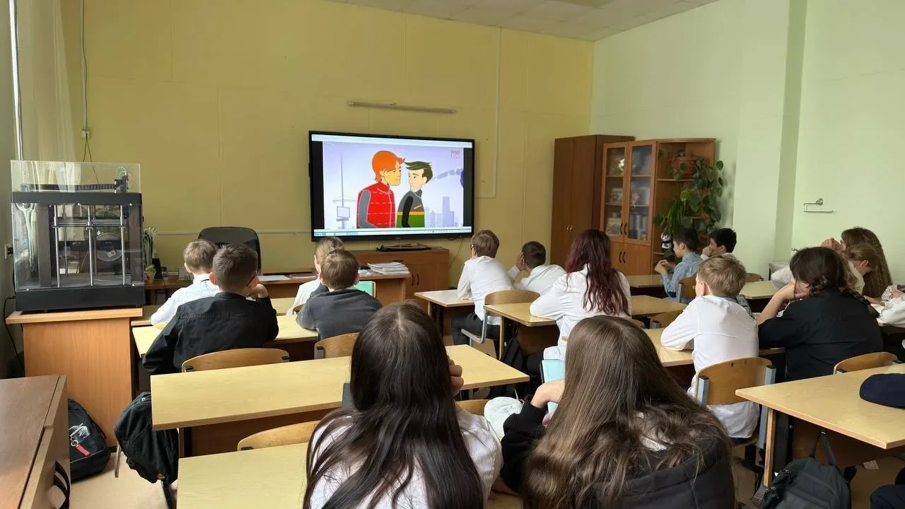 Здоровый выбор — важный навык 🛑  💬 Сегодня особенно важно говорить с ребятами о здоровье открыто и ч