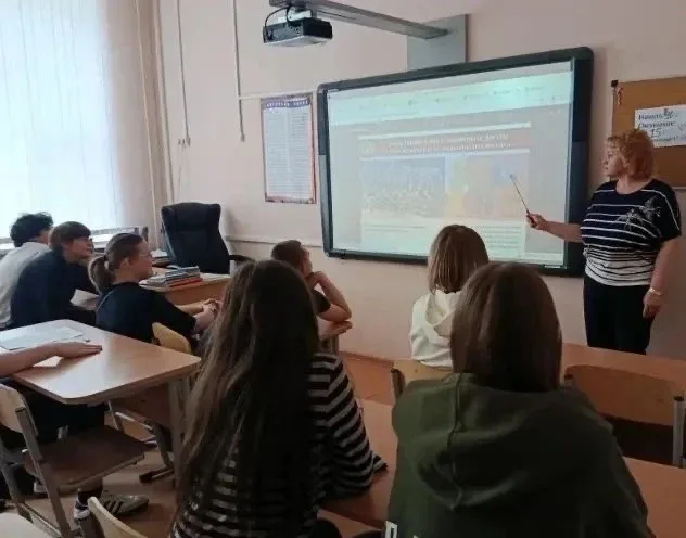 Уроки мужества 🇷🇺    📚В Школе 878 прошли Уроки мужества, посвященные 85-летию формирования Московско
