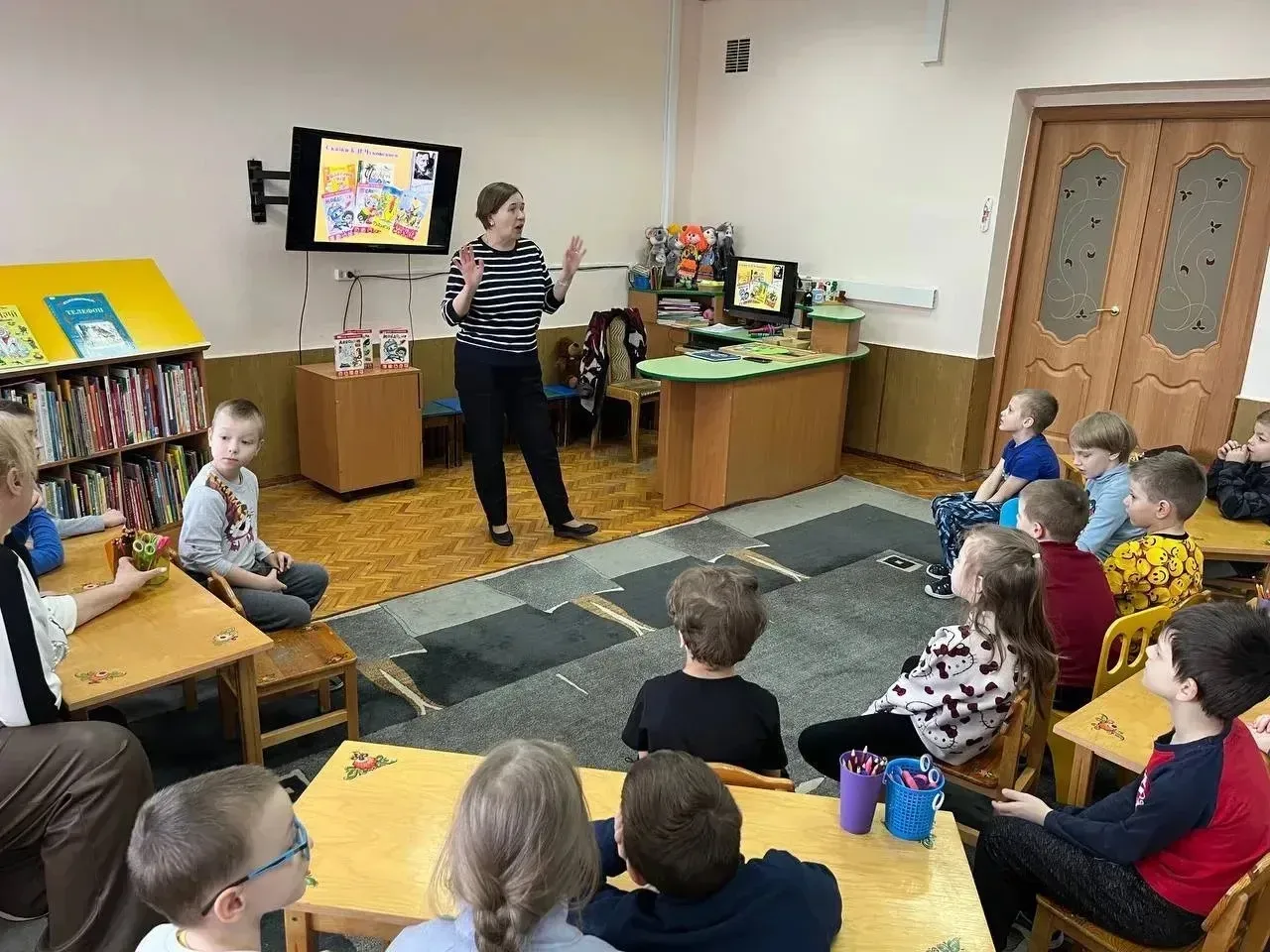 Малыши в библиотеке 📚    ☀️🐝Наши дошколята из корпусов «Лучик» и «Пчелка» вновь отправились в библио
