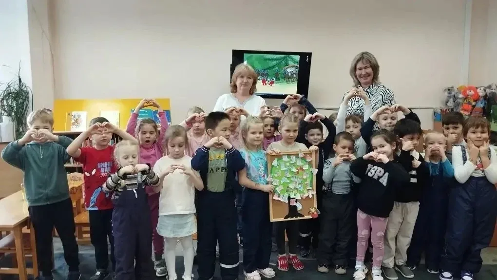 Малыши в библиотеке 📚    ☀️🐝Наши дошколята из корпусов «Лучик» и «Пчелка» вновь отправились в библио