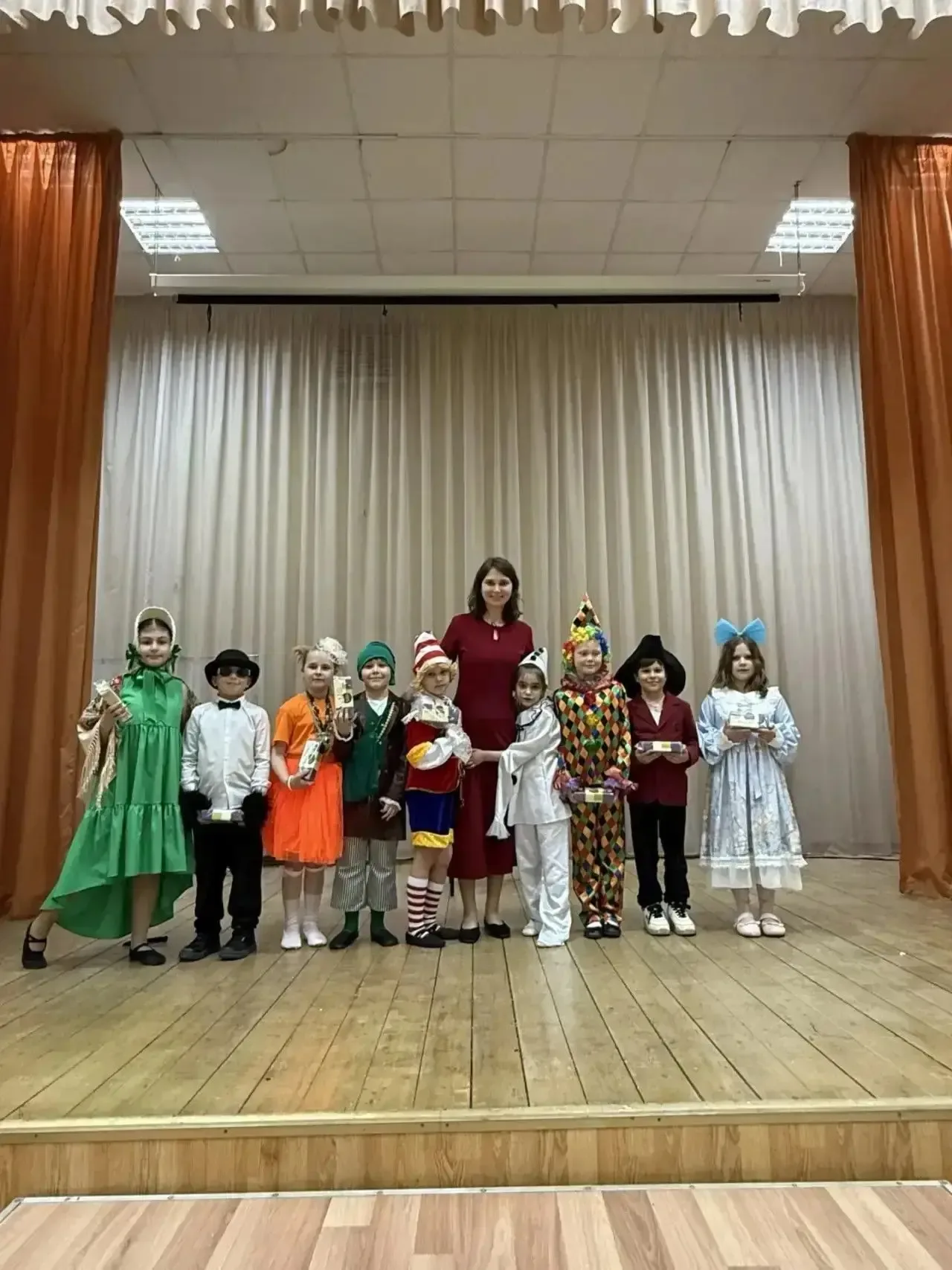 Внимание, внимание! Все на представление!  Дорогие ребята и уважаемые родители!  Приглашаем вас окун