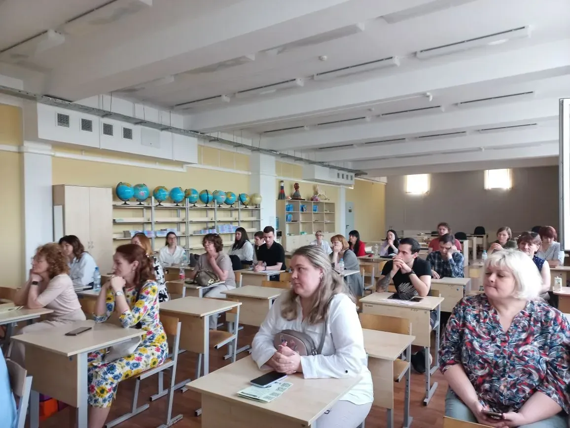 ИИ в школе: мост между методиками и технологиями  18 мая в Королёве, МБОУ «Лицей №5», собрались боле
