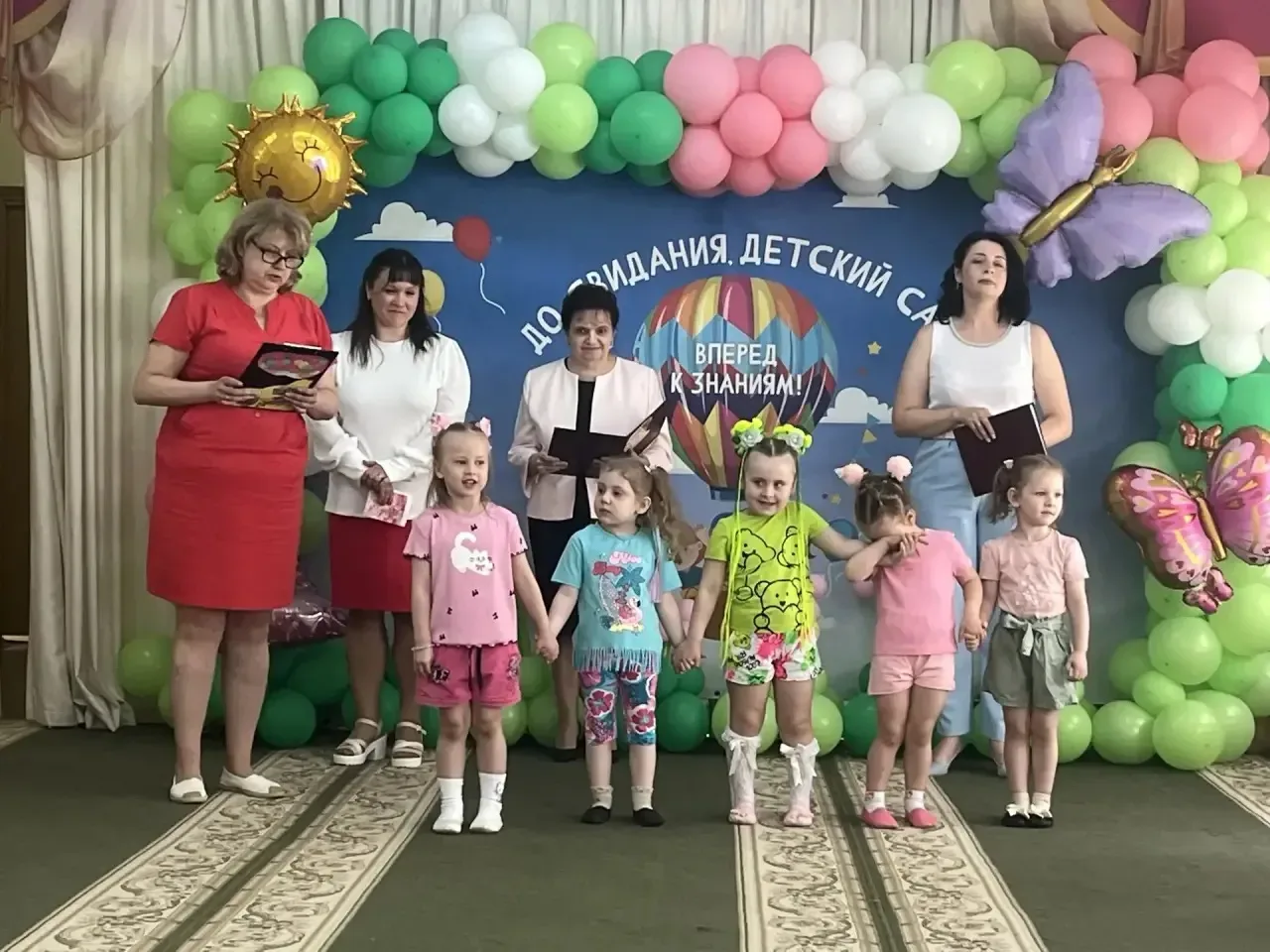 Первый выпускной🥳  В дошкольных отделениях прошли выпускные! Совсем недавно ребята впервые неуверенн