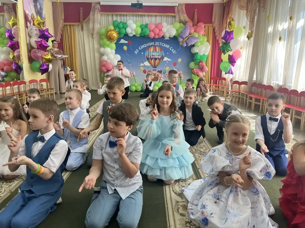 Первый выпускной🥳  В дошкольных отделениях прошли выпускные! Совсем недавно ребята впервые неуверенн