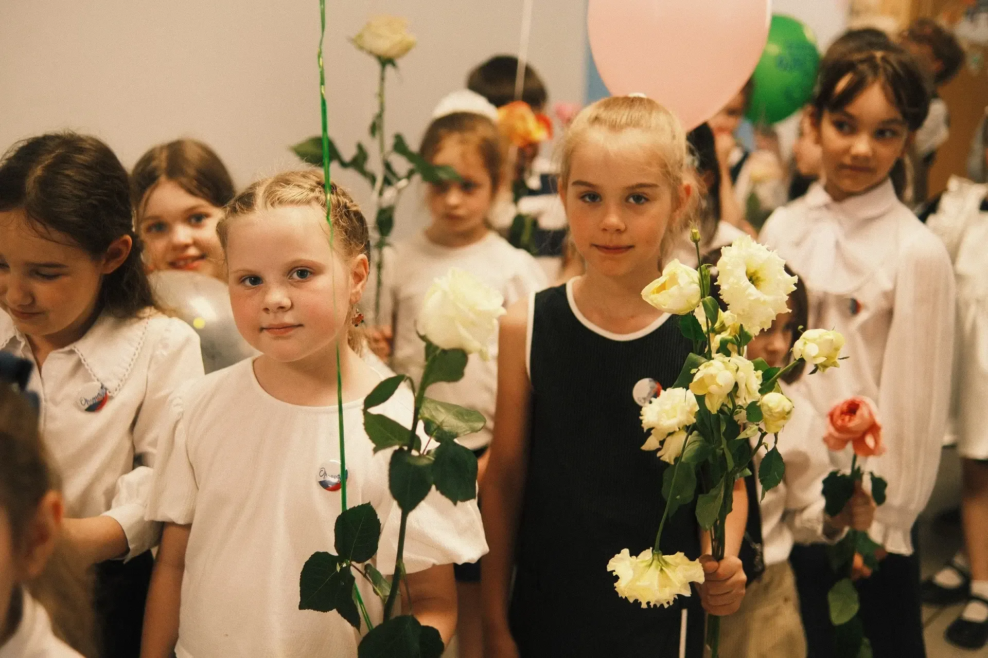 Последний звонок 🛎️  Часть 2   🥹Сегодня в нашей школе прозвенел главный, трогательный и такой торжес