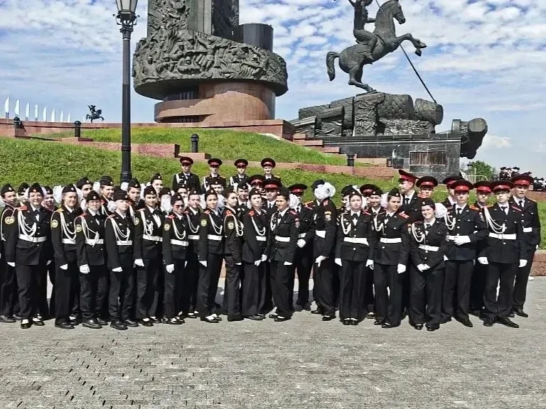🎖️На Поклонной горе прошёл традиционный Парад кадет.  🙌🏻 Кадеты нашей школы (8, 9 и 10 классы) приня