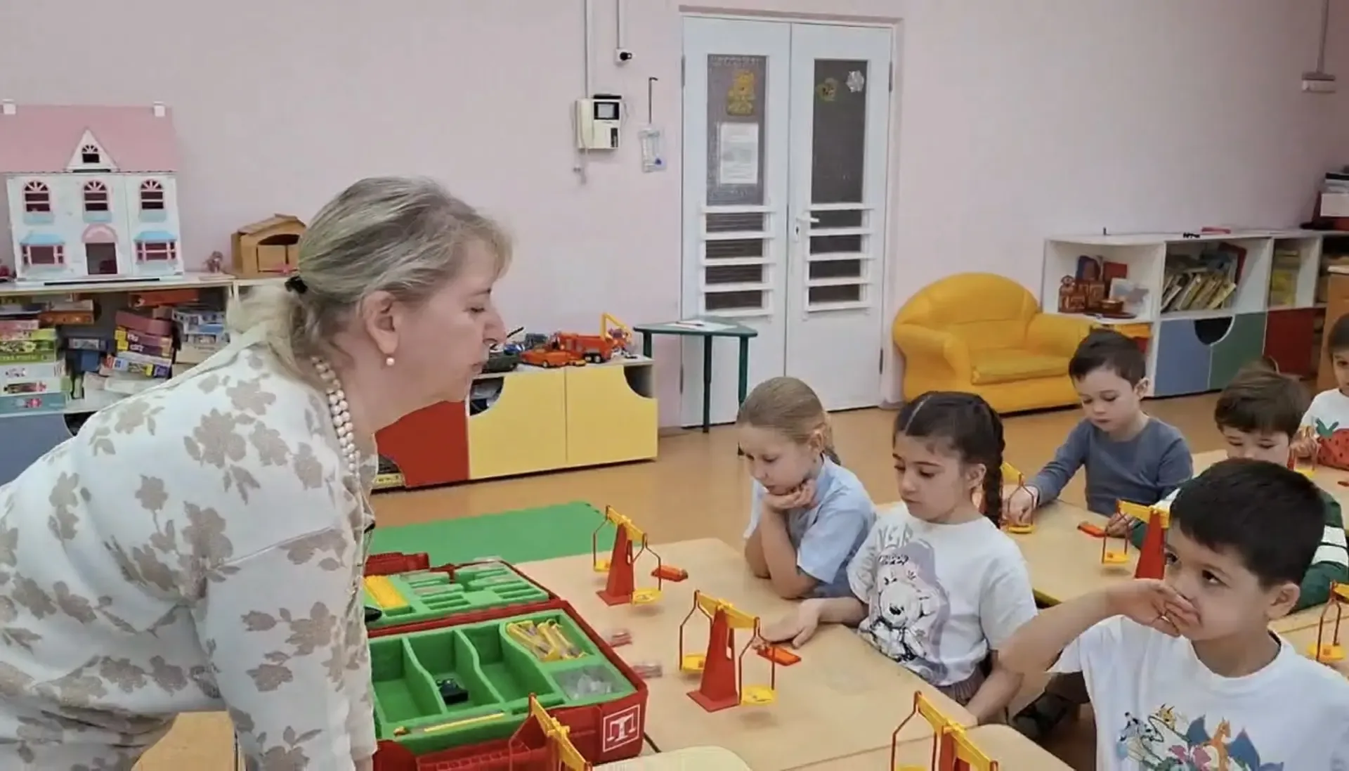От пластинки до гирьки: как дошколята осваивали науку измерения! 🌟  🙌🏻 В дошкольном отделении №2 в п