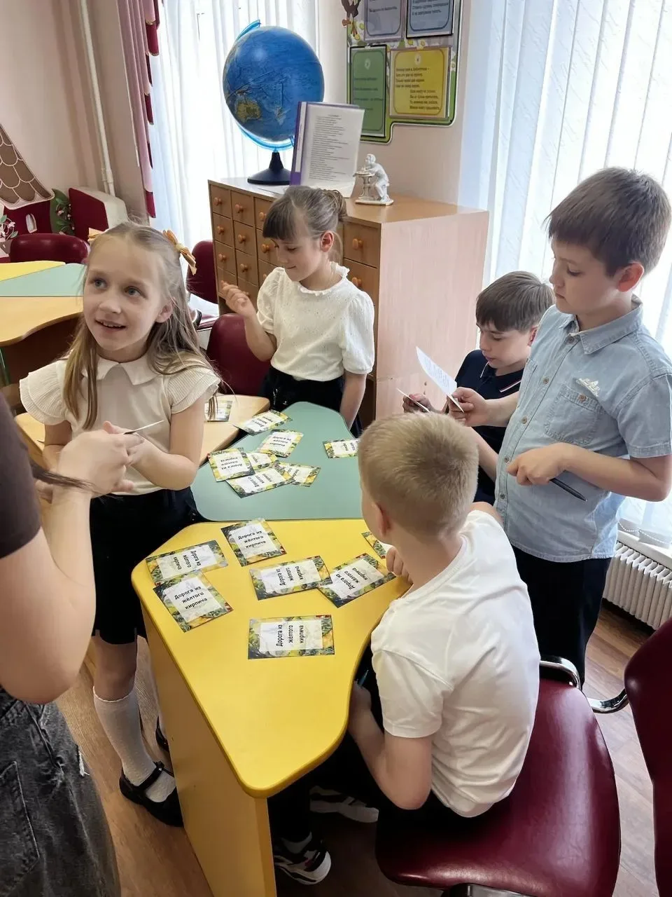 Мы в город Изумрудный идëм дорогой... интересной!   👧👦  После того, как на уроках внеклассного чтени