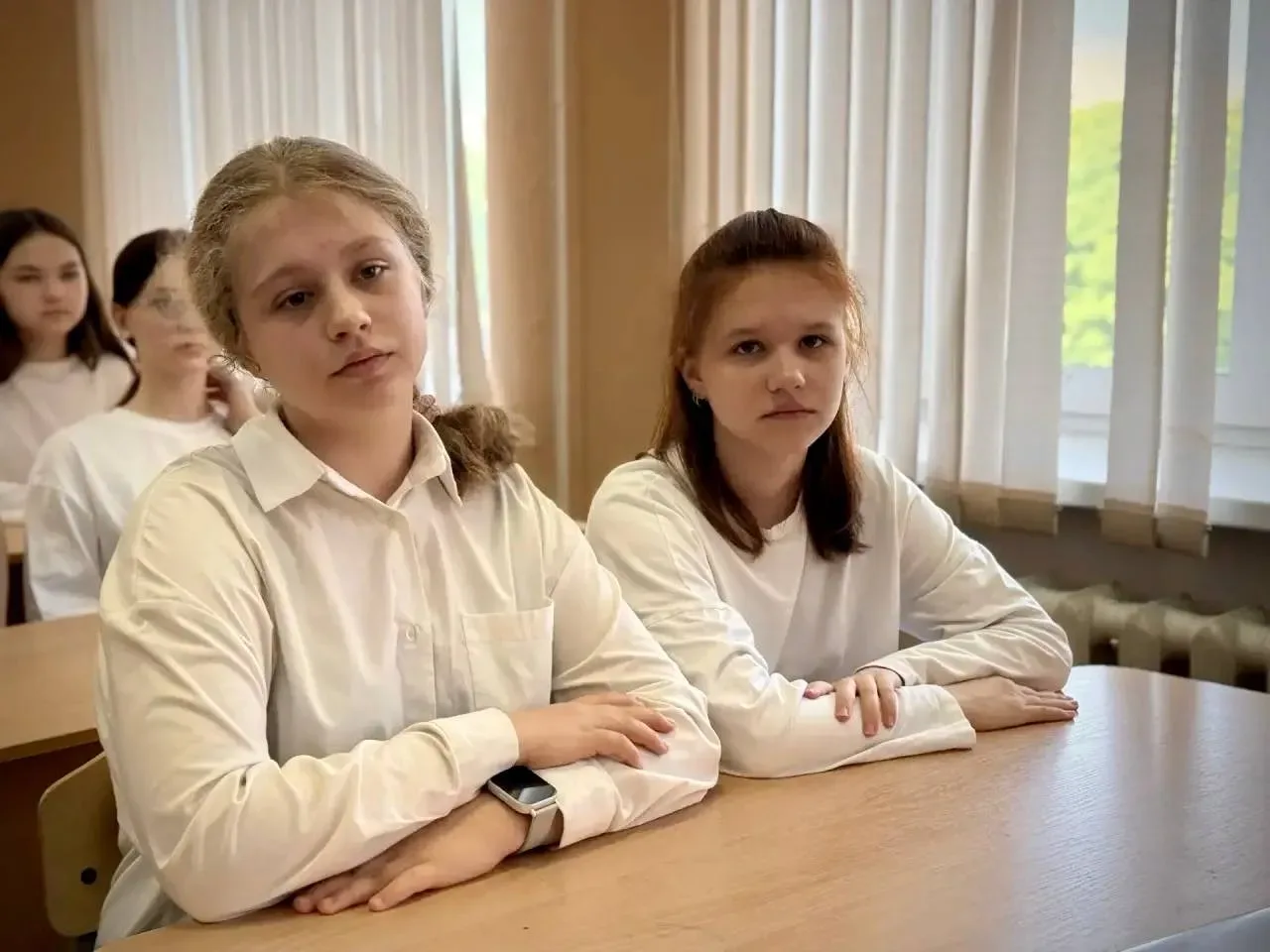 👋 Доброе утро, школа! Новую неделю мы традиционно начали с поднятия флага и «Разговоров о важном»  ❔