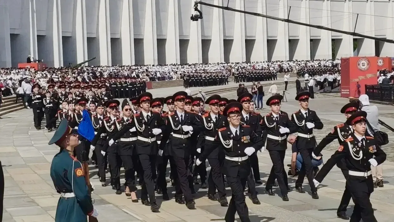 🇷🇺 Парад кадет «Не прервется связь поколений!»  В столице прошел традиционный Парад кадет «Не прерве