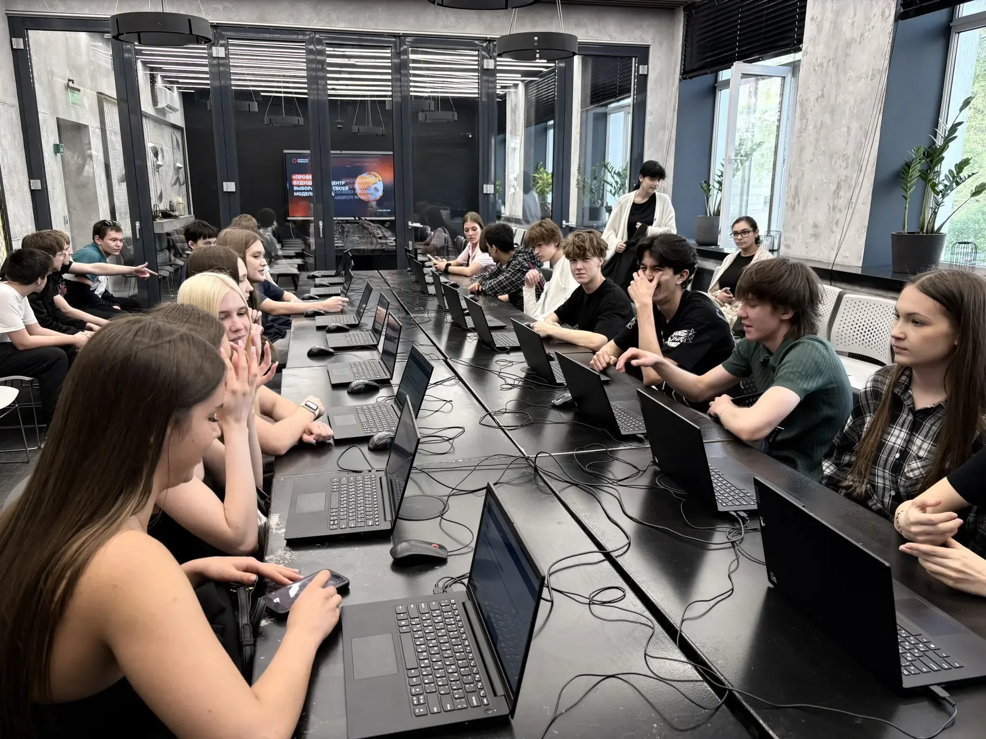Определяем ориентиры: наши девятиклассники прошли профтестирование! 🧭✨  Будущее начинается уже сегод