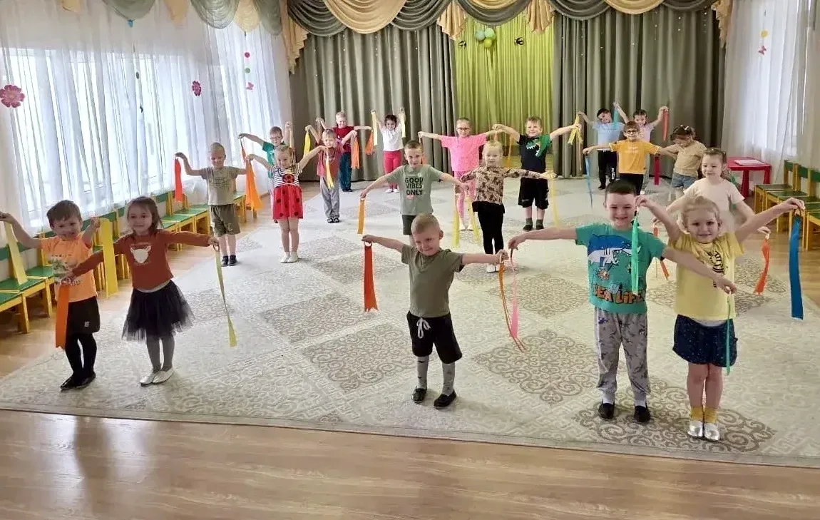 ТАНЦУЮТ ВСЕ! 💃Сегодня наши дошколята отметили Международный день танца.  🕺В дошкольных корпусах прош