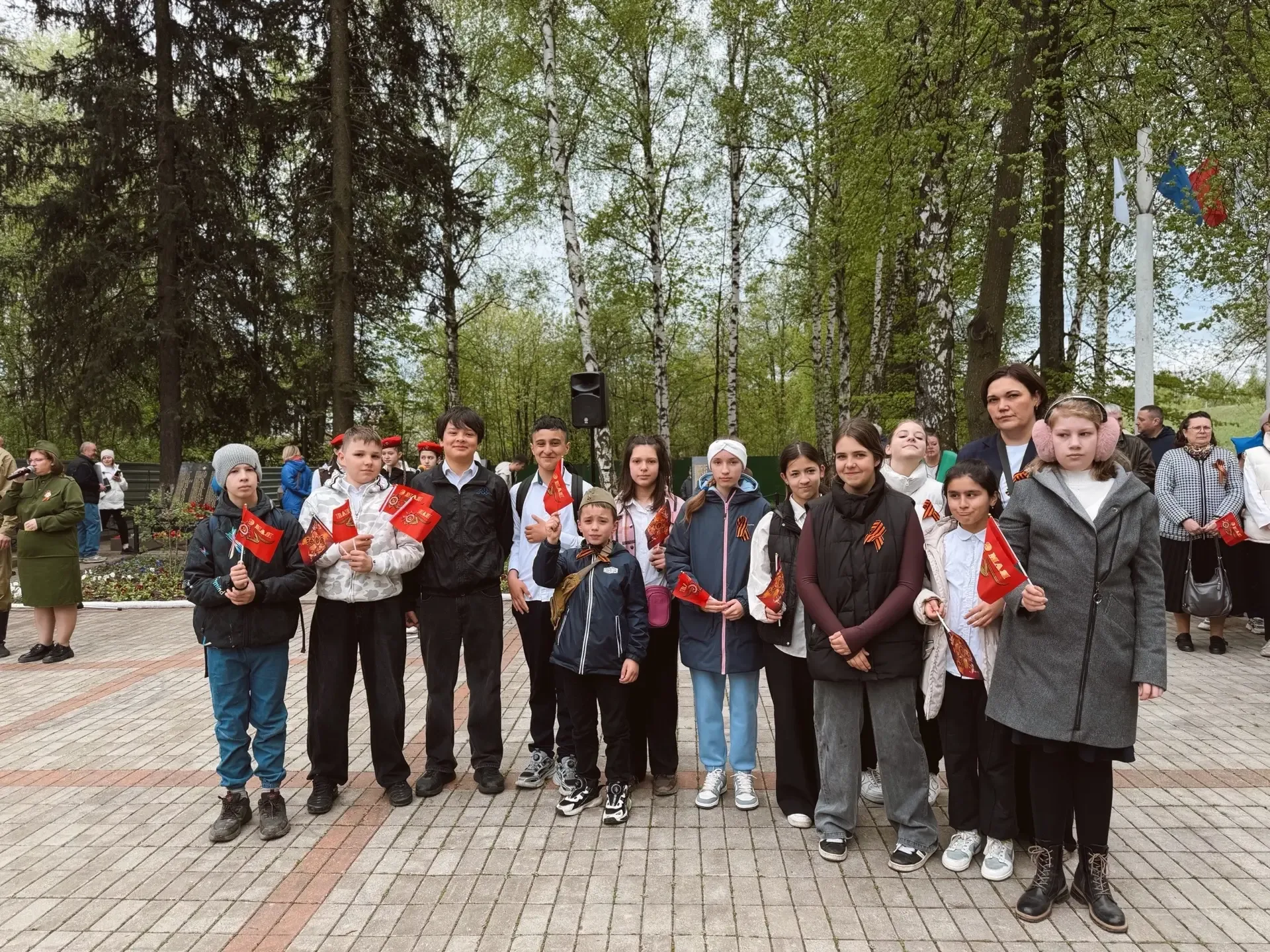 С ДНЁМ ПОБЕДЫ! 🎖️  Сегодня ученики и педагоги нашей школы приняли участие в торжественно-траурном ми