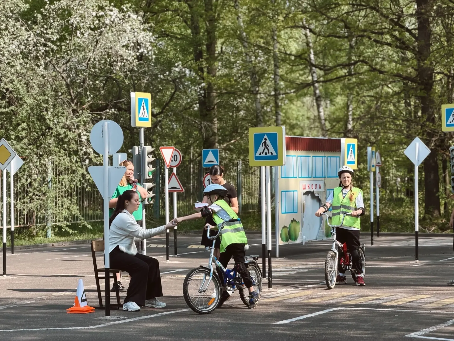 🚦 Сегодня, 14 мая 2026 года, в нашей школе прошел первый этап ежегодного городского конкурса отрядов