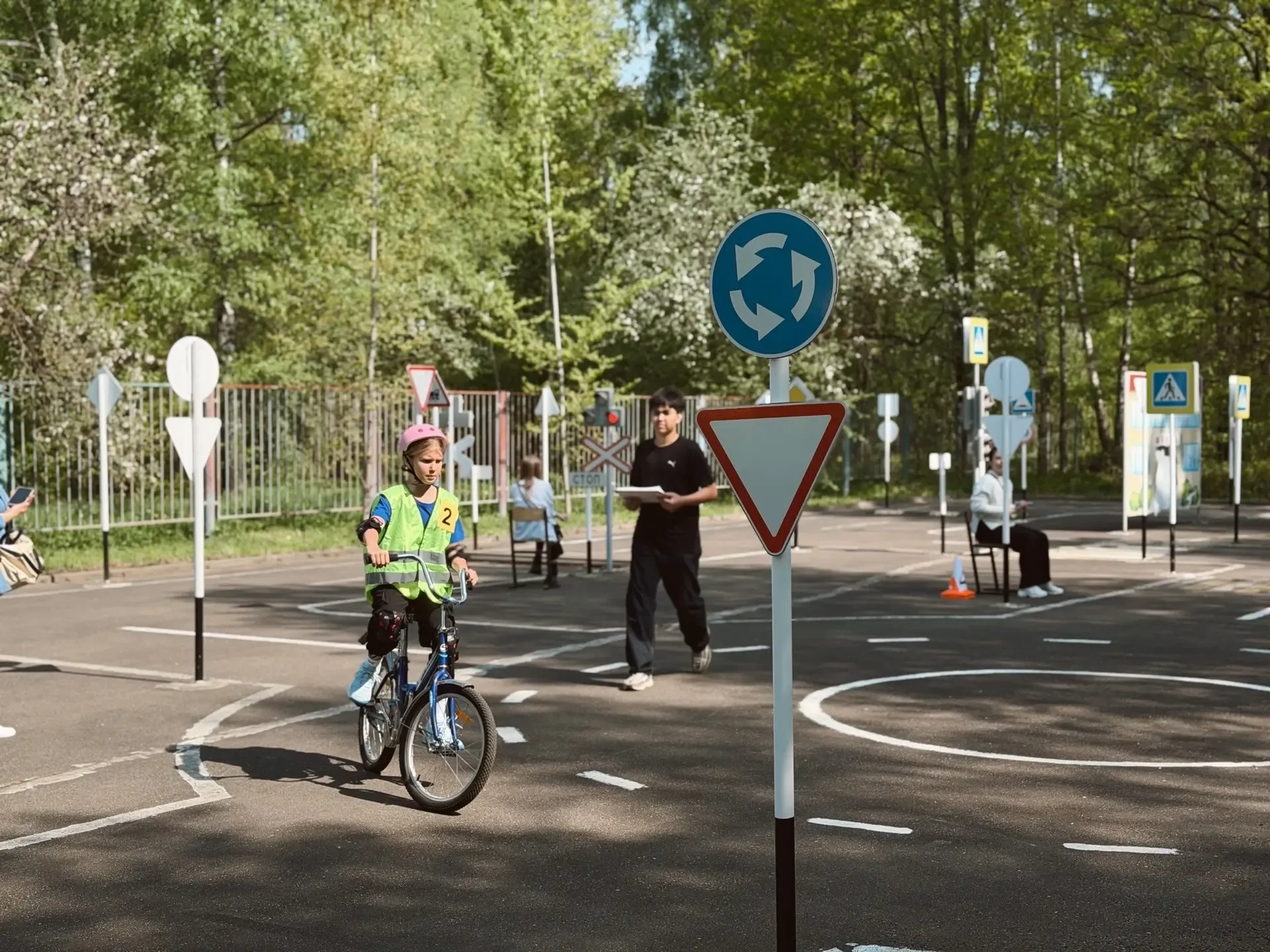 🚦 Сегодня, 14 мая 2026 года, в нашей школе прошел первый этап ежегодного городского конкурса отрядов