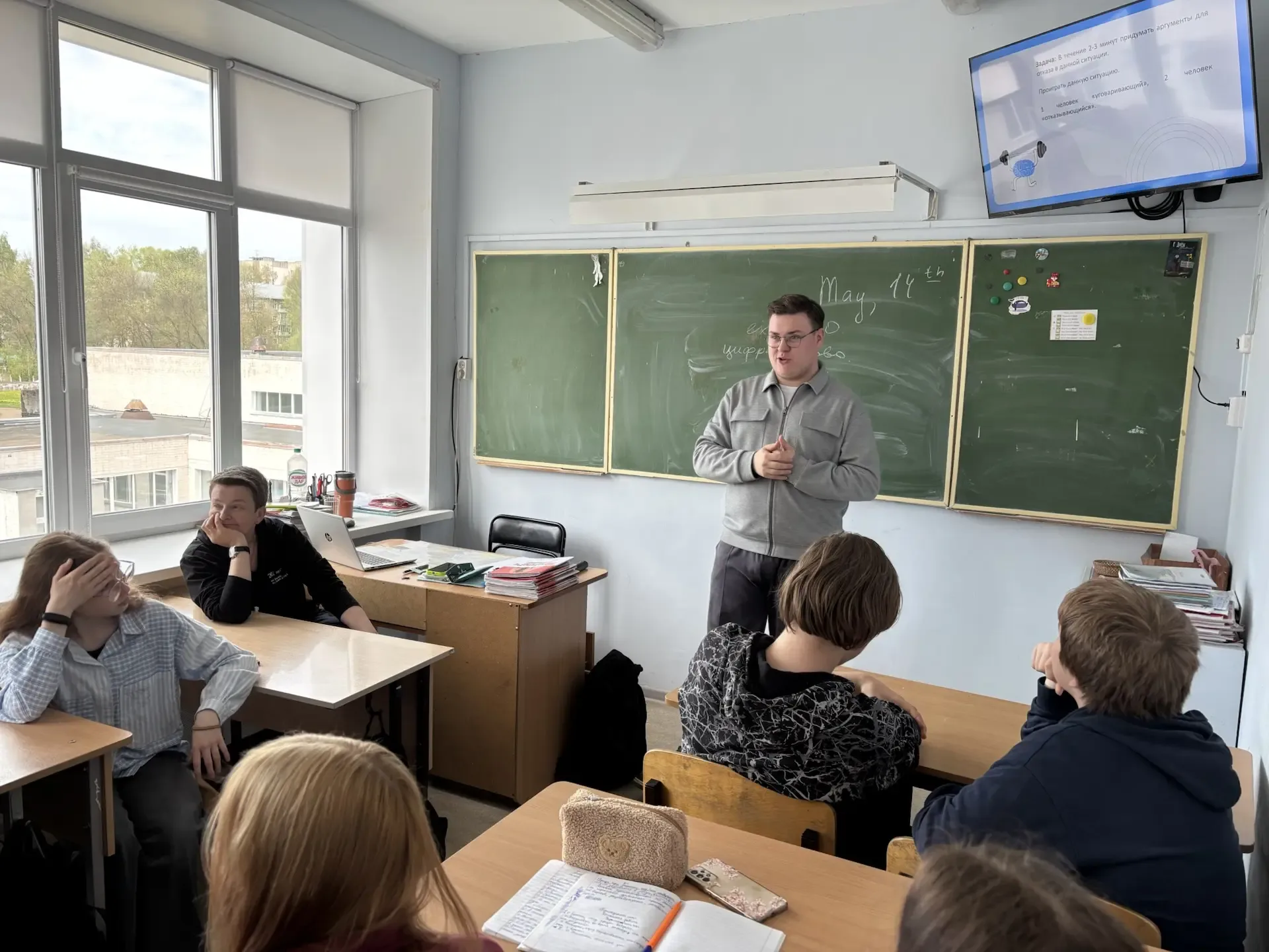 На прошлой неделе представитель Молодёжного клуба «Сокол» провёл для учащихся 8 класса профилактичес