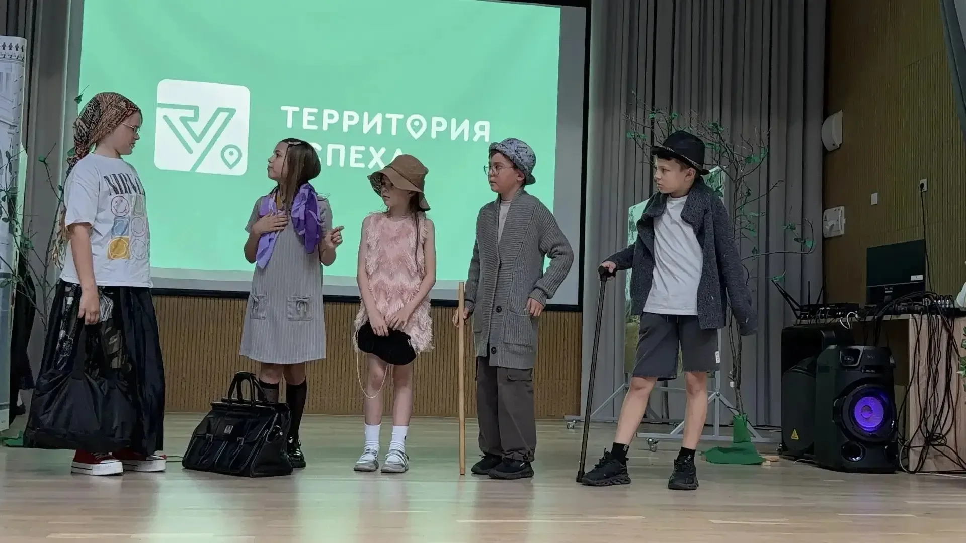 ✨ Волшебство на сцене: «Сказка о потерянном времени» в исполнении юных актёров! ✨ Вчера участники те