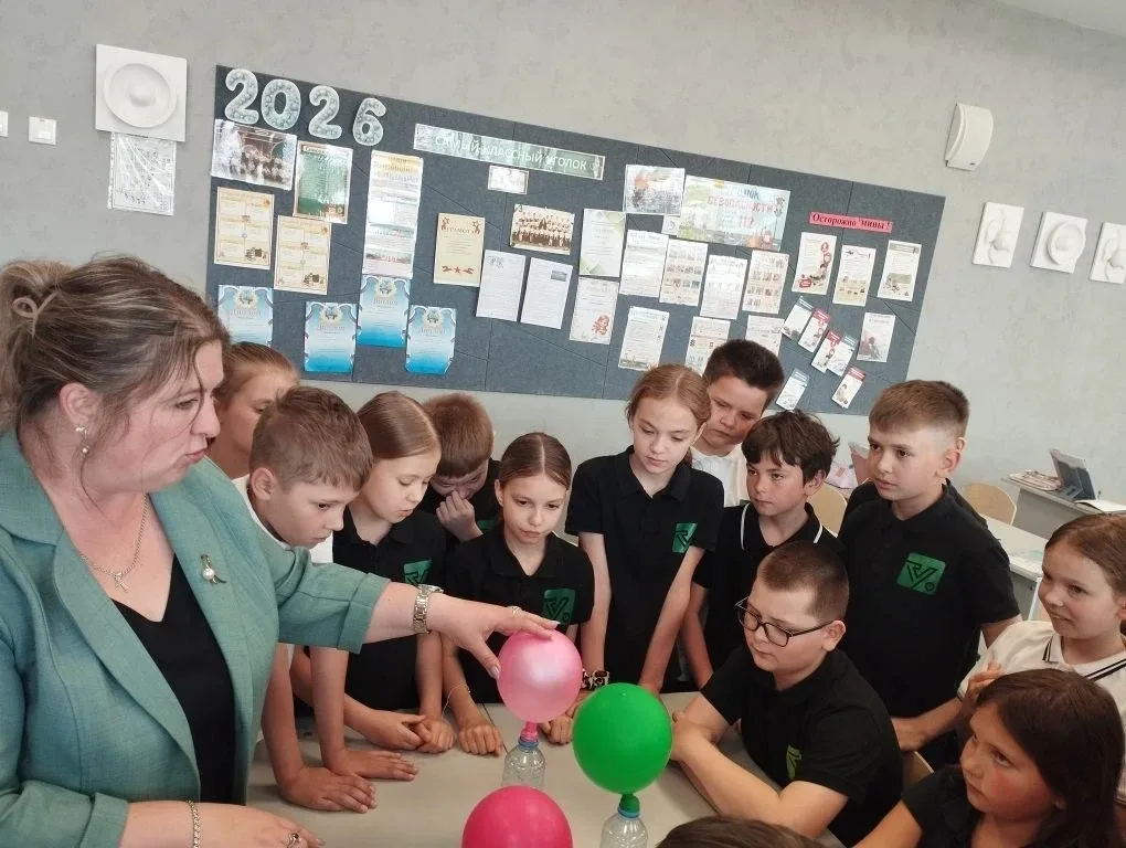 🚀 Экспериментариум в 3-Е классе: чудеса науки!  Ребята сегодня почувствовали себя настоящими волшебн