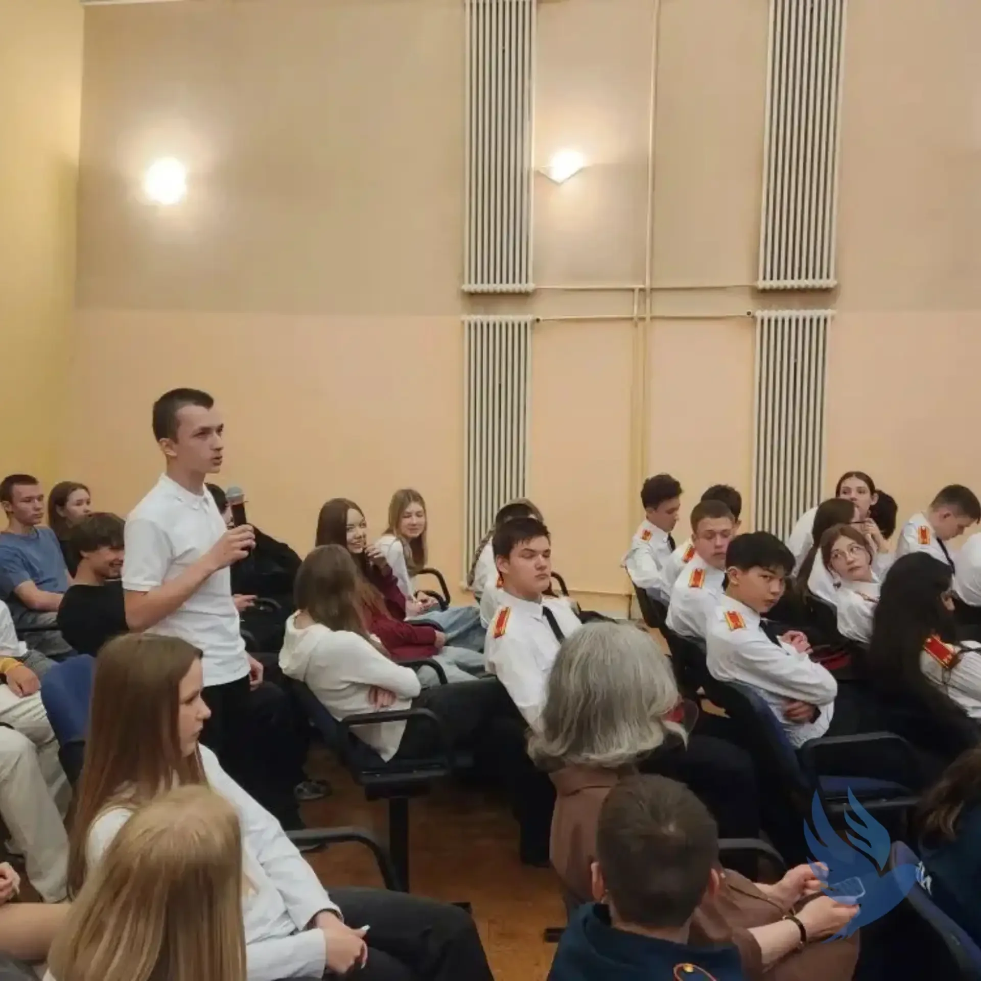 🚀 Урок мужества с Героем России и космонавтом Романом Романенко 🇷🇺  В нашей школе состоялась вдохнов