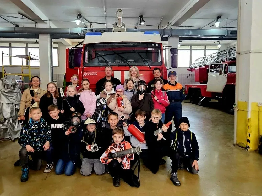 Урок безопасности в 3 „В“    🧑‍🚒 Ученики 3 «В» класса посетили Московский учебный центр федеральной 
