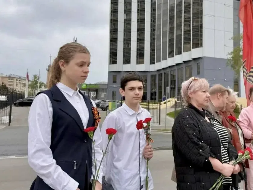 В преддверии Дня Победы у памятника Герою Советского Союза Николаю Гастелло прошла вахта памяти  В т