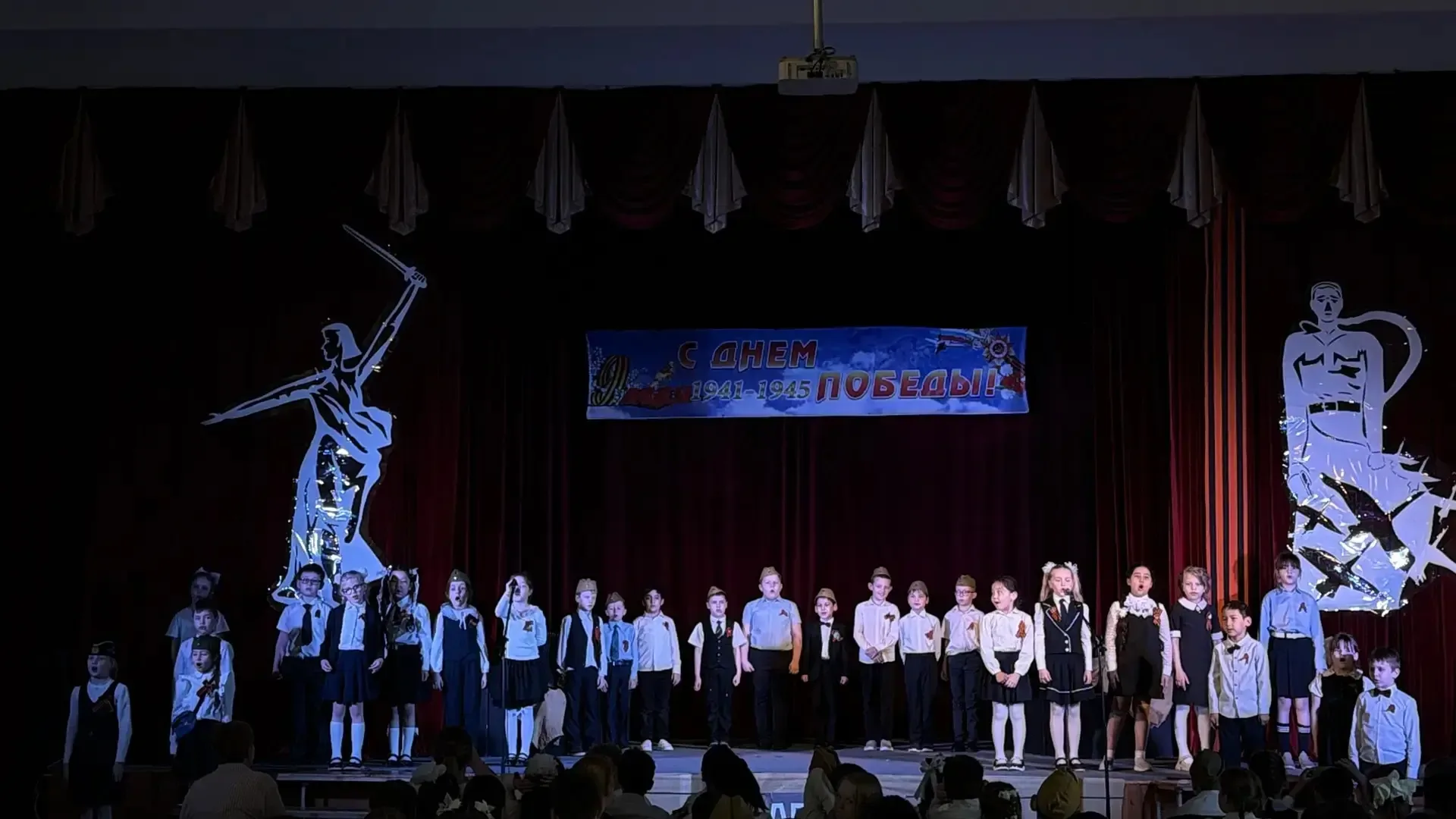 🌟 В Вешняках прошли два концерта к Дню Победы!   Каждое выступление было наполнено глубоким смыслом 