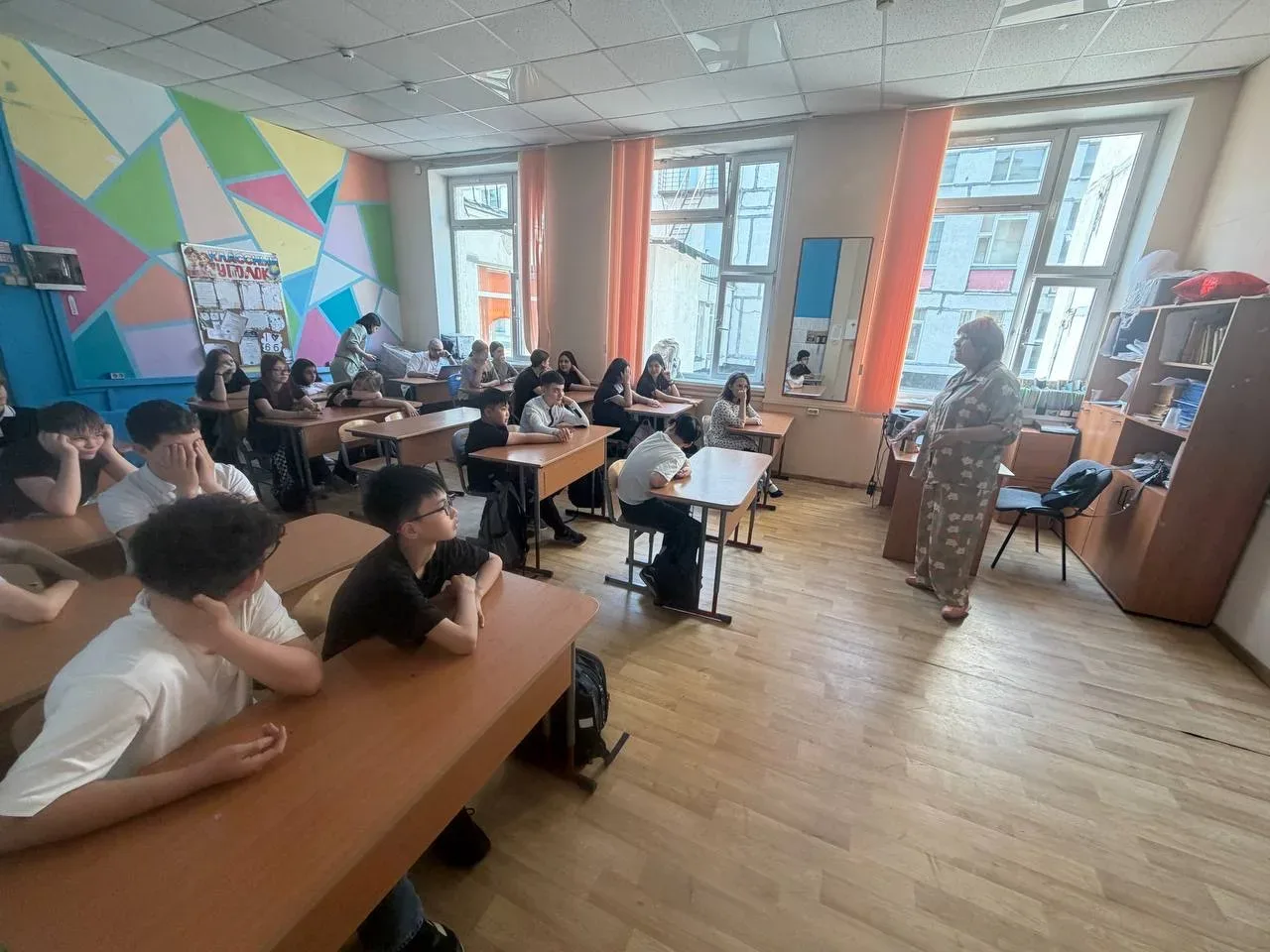 ☑️ В учебном корпусе «Центр образования» в 6В и 7А классах успешно прошли познавательные лекции, пос
