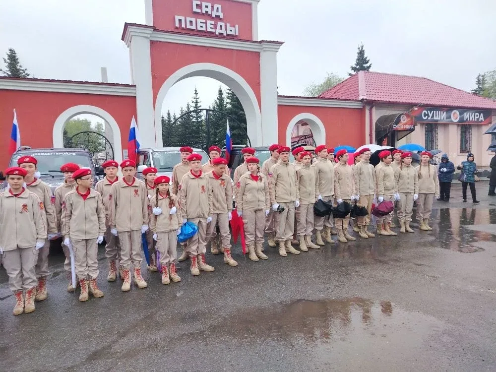 Сегодня наши юнармейцы из 5 и 8 классов приняли участие в важном и трогательном событии – митинге в 
