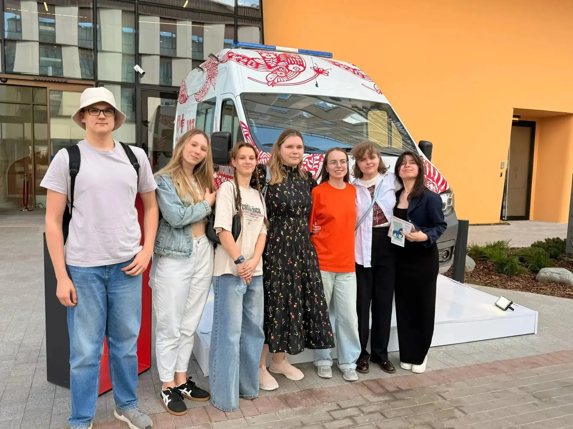 Не опускать крылья: студенты колледжа о силе искусства и современной медицине  Студенты МК 7 посетил