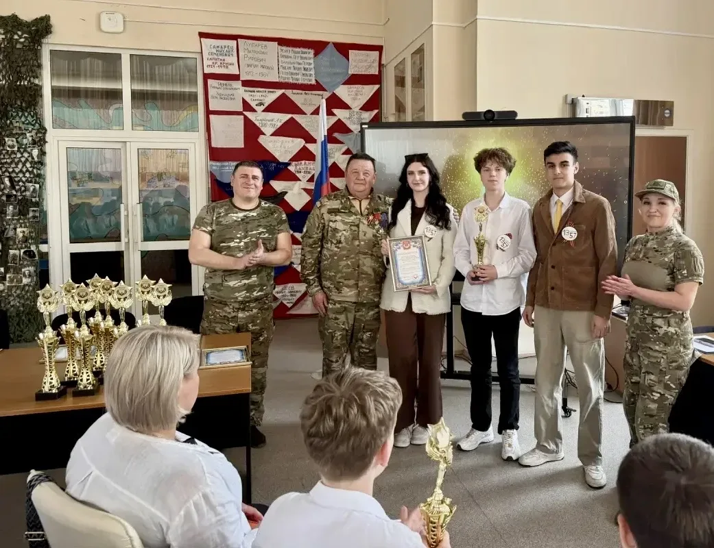 🏆Награда за милосердие: волонтеры нашей школы отмечены за вклад в поддержку защитников Отечества. В 