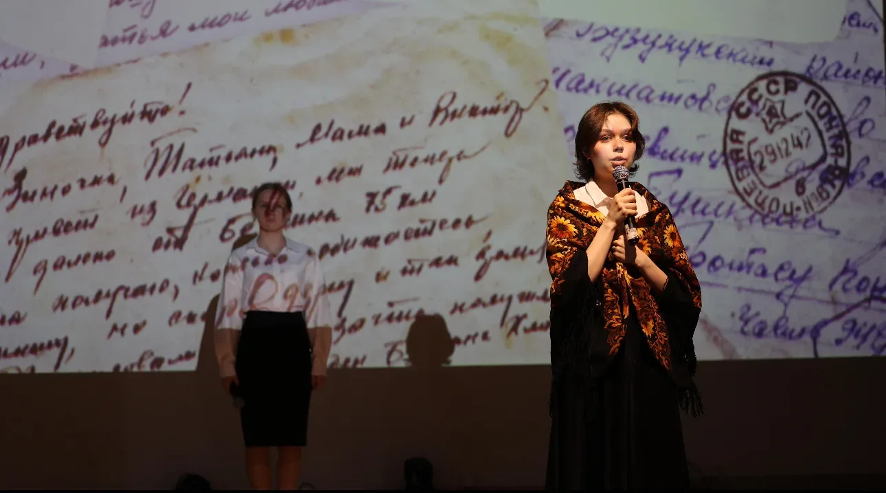Вспоминая прошлое, чтим настоящее: Линейка памяти в нашей школе  🎗️В преддверии великого праздника в