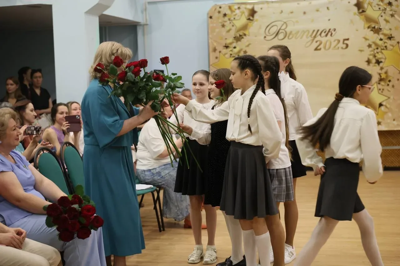 🎓 Выпускной, который запомнится надолго  ✨ В нашей школе прошёл выпускной у четвёртых классов. Ребят