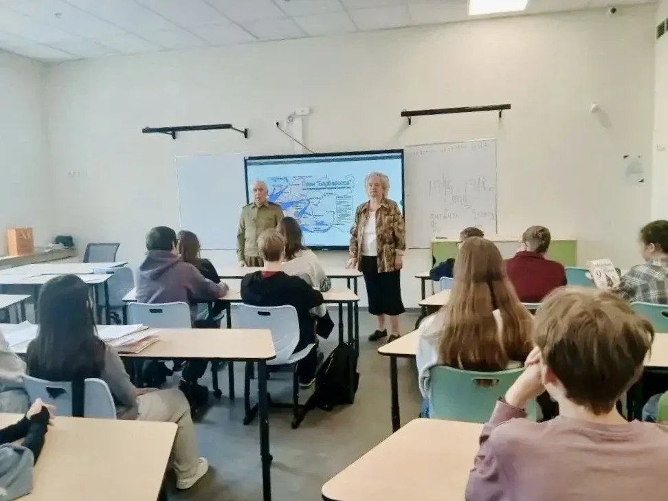 СВЯЗЬ ВРЕМЕН урок мудрости и памяти в стенах нашей школы  🤓 В современном мире, где информация летит